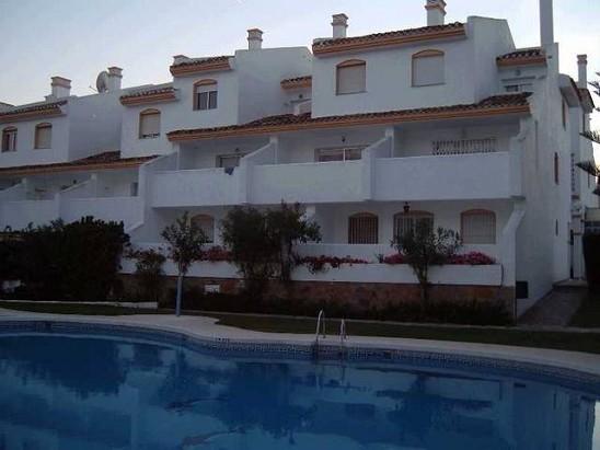 http://estatesinthesun.com/properties/wp-content/uploads/2012/09/89338_CSF3638CDS_IMG_01_0000.jpg