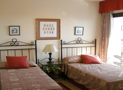 http://estatesinthesun.com/properties/wp-content/uploads/2012/10/6-1.jpg