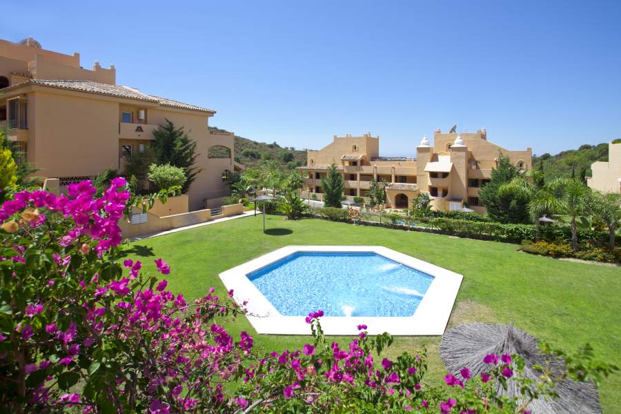http://estatesinthesun.com/properties/wp-content/uploads/2012/10/785229.jpg