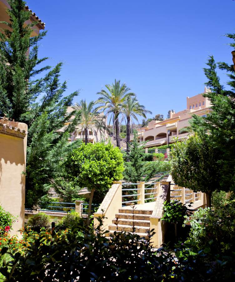 http://estatesinthesun.com/properties/wp-content/uploads/2012/10/785239.jpg