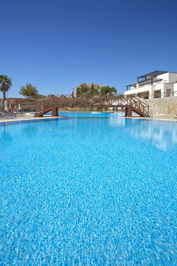 http://estatesinthesun.com/properties/wp-content/uploads/2012/10/785317.jpg
