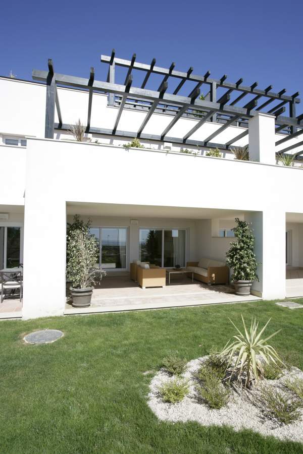 http://estatesinthesun.com/properties/wp-content/uploads/2012/10/785325.jpg