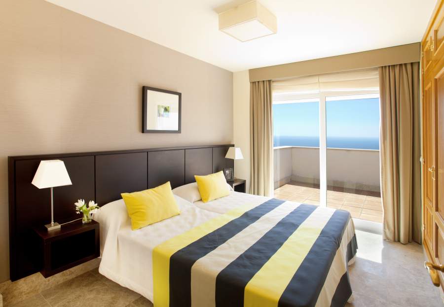 http://estatesinthesun.com/properties/wp-content/uploads/2012/10/785326.jpg
