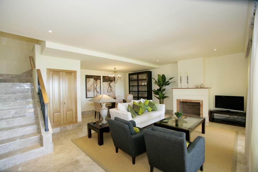 http://estatesinthesun.com/properties/wp-content/uploads/2012/10/785335.jpg