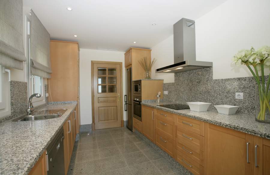 http://estatesinthesun.com/properties/wp-content/uploads/2012/10/785336.jpg