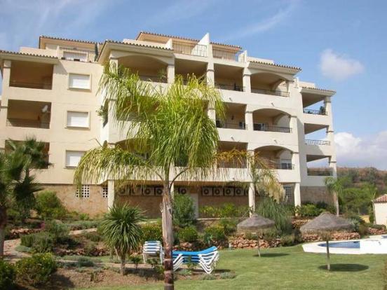 http://estatesinthesun.com/properties/wp-content/uploads/2012/10/89338_CSF3232CDS_IMG_00_0000_max_620x414.jpg