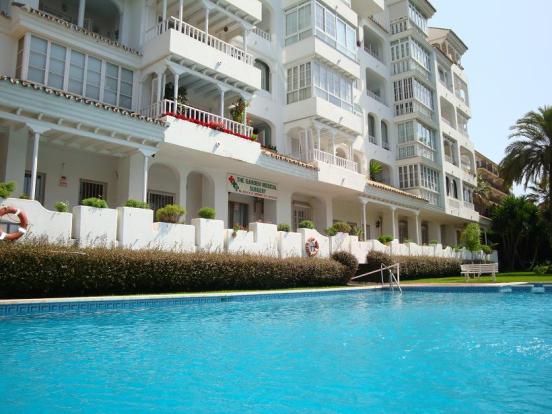 http://estatesinthesun.com/properties/wp-content/uploads/2012/10/89338_CSF3396CDS_IMG_07_0000_max_620x414.jpg