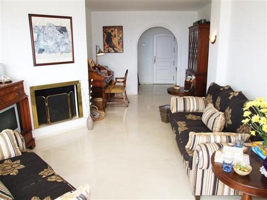 http://estatesinthesun.com/properties/wp-content/uploads/2012/10/89338_CSF3647CDS_IMG_04_0000.jpg