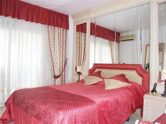 http://estatesinthesun.com/properties/wp-content/uploads/2012/10/89338_CSF3647CDS_IMG_09_0000.jpg