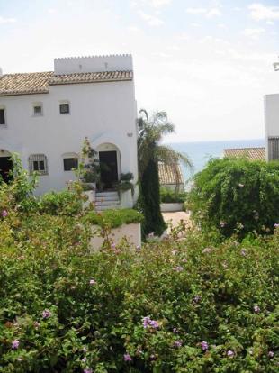 http://estatesinthesun.com/properties/wp-content/uploads/2012/10/89338_ES004_IMG_00_0000_max_620x414.jpg