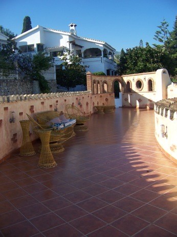 http://estatesinthesun.com/properties/wp-content/uploads/2012/11/ShowMedia-1412.jpg