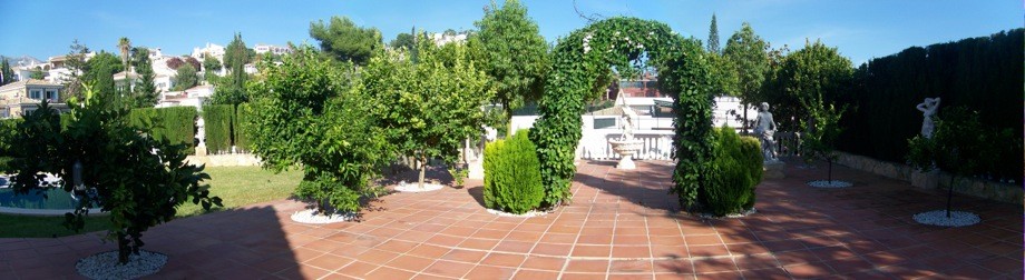 http://estatesinthesun.com/properties/wp-content/uploads/2012/11/ShowMedia-177.jpg