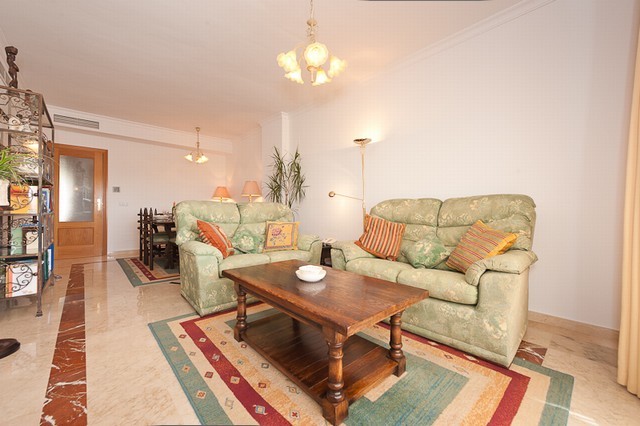 http://estatesinthesun.com/properties/wp-content/uploads/2012/11/ShowMedia-25.jpg