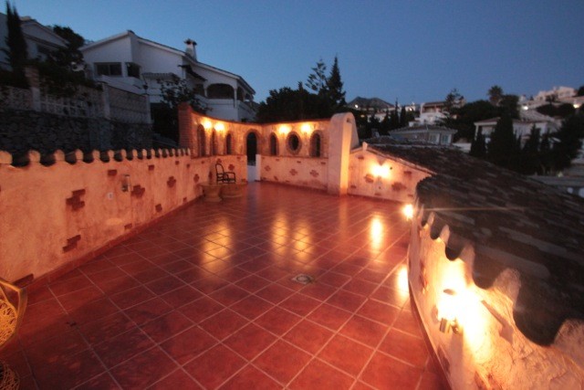 http://estatesinthesun.com/properties/wp-content/uploads/2012/11/ShowMedia-426.jpg