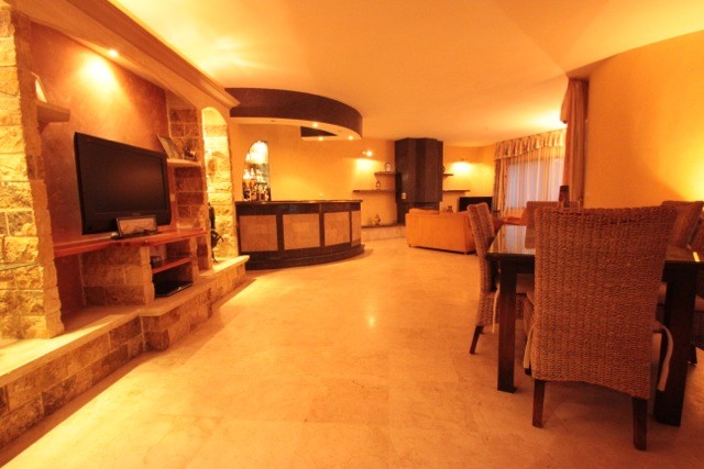 http://estatesinthesun.com/properties/wp-content/uploads/2012/11/ShowMedia-625.jpg