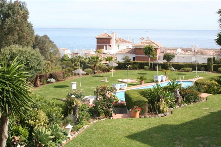http://estatesinthesun.com/properties/wp-content/uploads/2012/12/ShowMedia-131.jpg