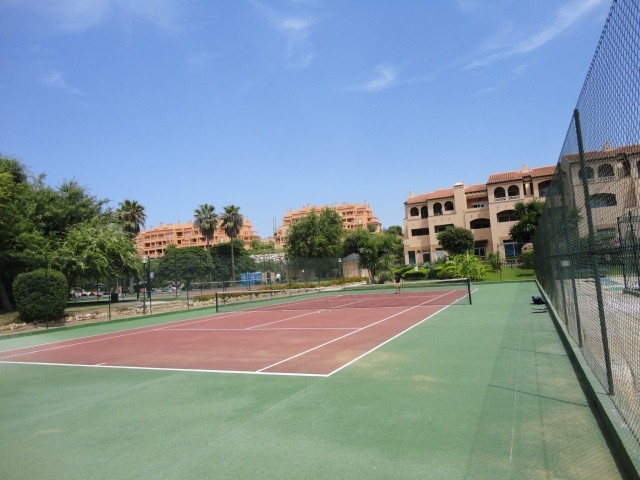http://estatesinthesun.com/properties/wp-content/uploads/2012/12/ShowMedia-20.jpg