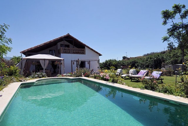 http://estatesinthesun.com/properties/wp-content/uploads/2012/12/ShowMedia-261.jpg