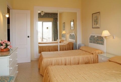 http://estatesinthesun.com/properties/wp-content/uploads/2012/12/ShowMedia-35.jpg