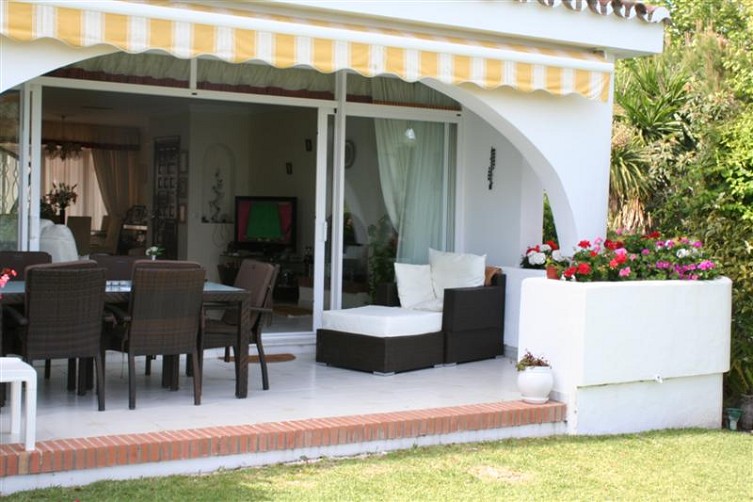 http://estatesinthesun.com/properties/wp-content/uploads/2012/12/ShowMedia-42.jpg