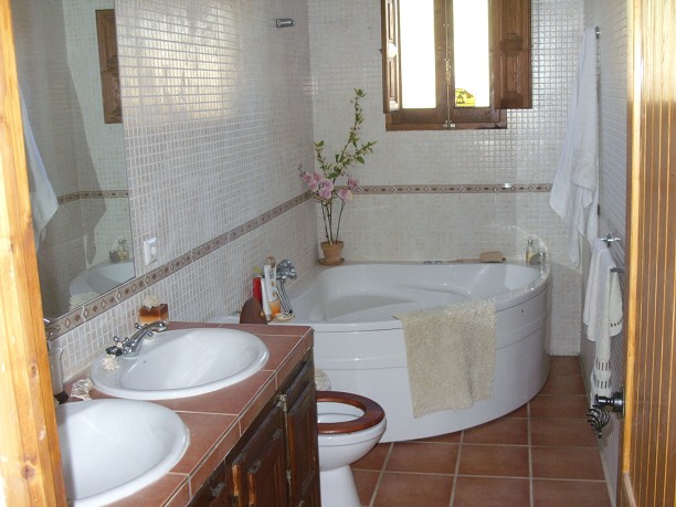 http://estatesinthesun.com/properties/wp-content/uploads/2012/12/ShowMedia-59.jpg