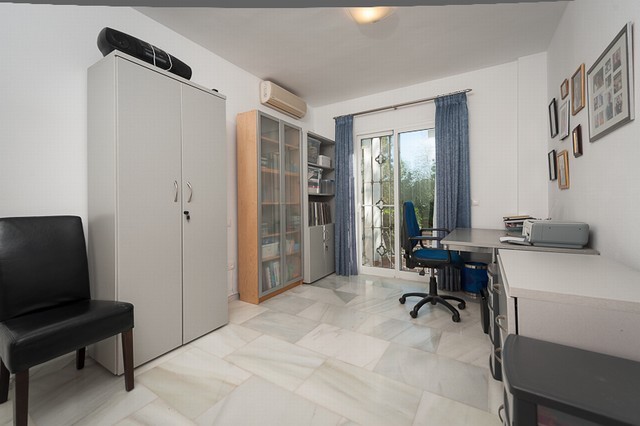 http://estatesinthesun.com/properties/wp-content/uploads/2012/12/ShowMedia-87.jpg