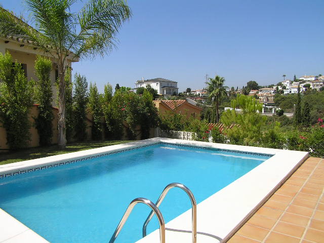 http://estatesinthesun.com/properties/wp-content/uploads/2013/01/16.jpg