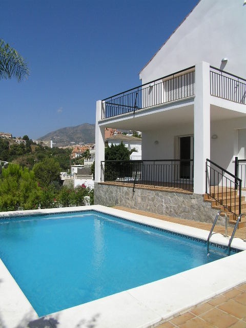 http://estatesinthesun.com/properties/wp-content/uploads/2013/01/17.jpg