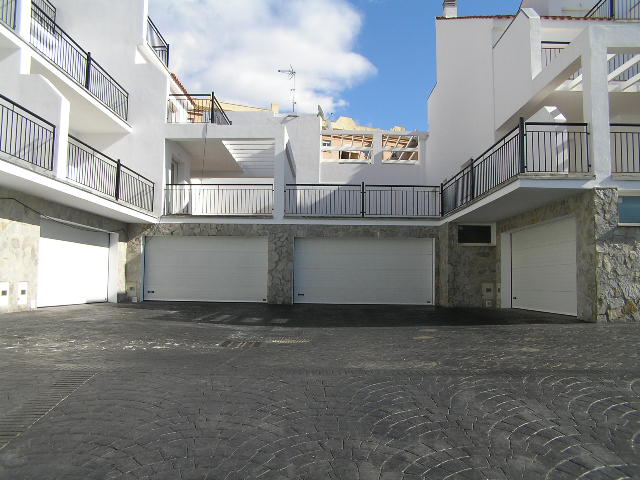 http://estatesinthesun.com/properties/wp-content/uploads/2013/01/30.jpg