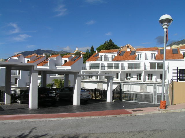 http://estatesinthesun.com/properties/wp-content/uploads/2013/01/32.jpg