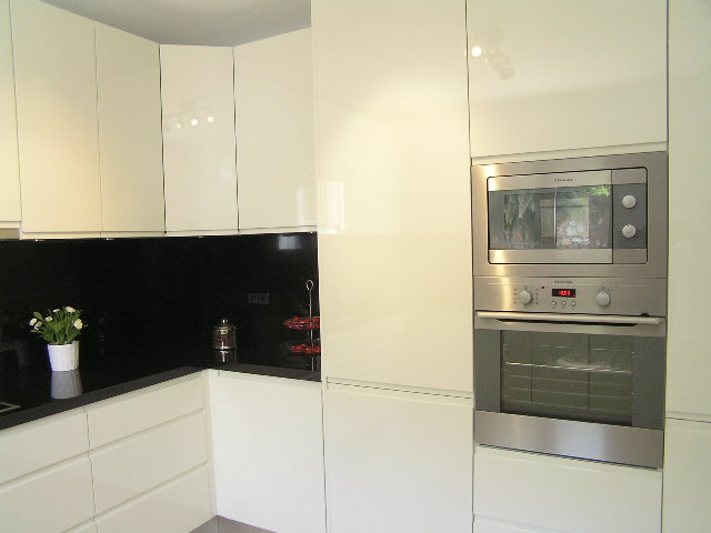 http://estatesinthesun.com/properties/wp-content/uploads/2013/01/5.jpg