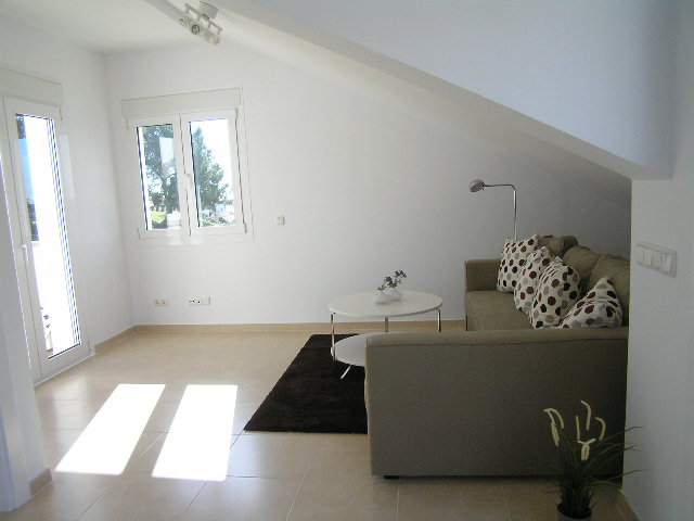 http://estatesinthesun.com/properties/wp-content/uploads/2013/01/9.jpg