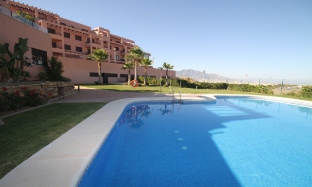 http://estatesinthesun.com/properties/wp-content/uploads/2014/07/img_155276_1495011.jpg