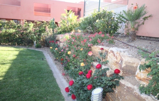 http://estatesinthesun.com/properties/wp-content/uploads/2014/07/img_155276_1495012.jpg