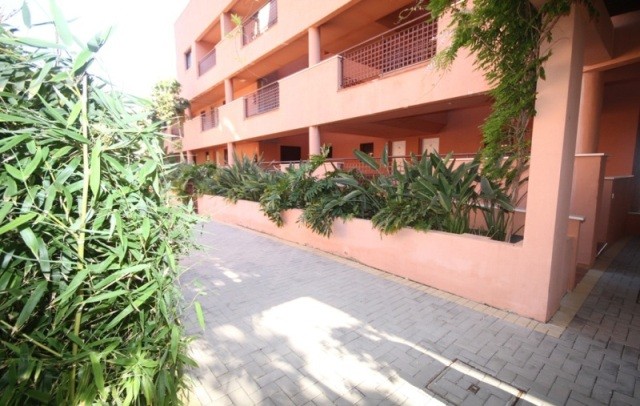 http://estatesinthesun.com/properties/wp-content/uploads/2014/07/img_155276_1495016.jpg