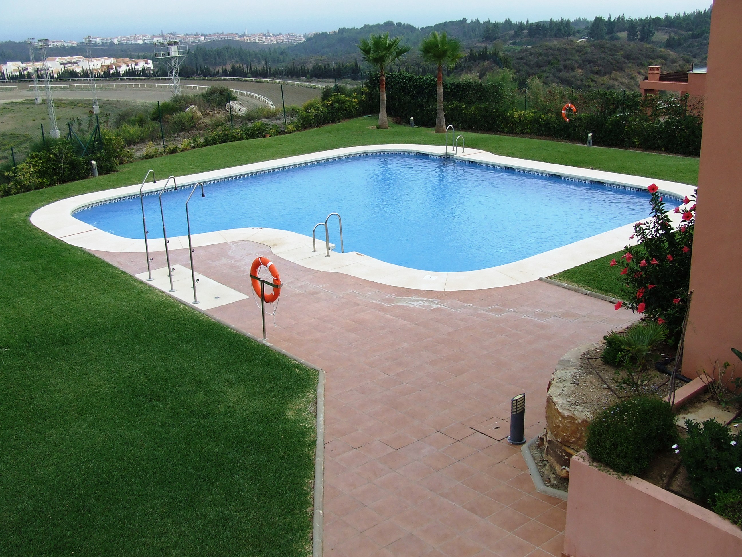 http://estatesinthesun.com/properties/wp-content/uploads/2014/07/piscina.jpg
