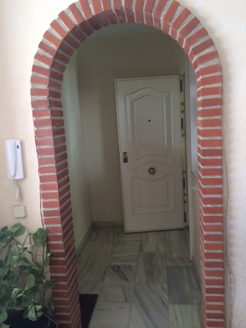 http://estatesinthesun.com/properties/wp-content/uploads/2014/08/entrance_hall.jpg