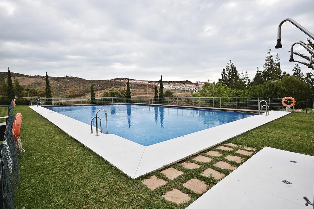 http://estatesinthesun.com/properties/wp-content/uploads/2015/08/piscina.jpg