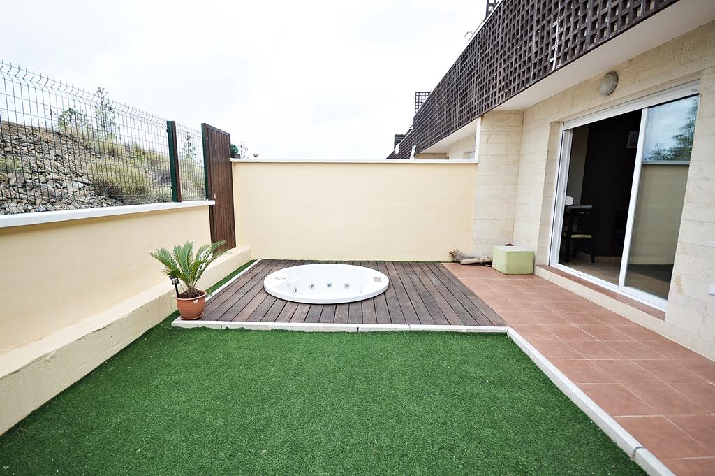 http://estatesinthesun.com/properties/wp-content/uploads/2015/08/terraza-salon-jacuzzi.jpg